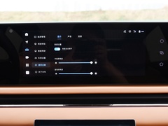 岚图追光 2024款 PHEV 四驱超长续航旗舰版