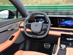 岚图追光 2024款 PHEV 四驱超长续航旗舰版