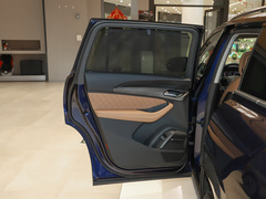 奥迪Q6 2024款 45 TFSI quattro 齐云型 羽林套装 6座