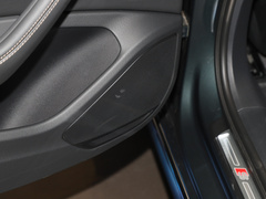 奥迪A4L 2024款 40 TFSI quattro RS套件燃速型