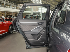奥迪Q3 2024款 35 TFSI RS套件燃速型