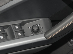 奥迪Q3 2024款 35 TFSI RS套件燃速型