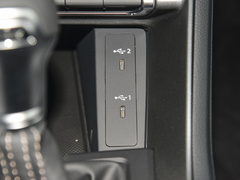 奥迪Q3 2024款 35 TFSI RS套件燃速型
