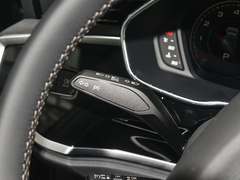 奥迪Q3 2024款 35 TFSI RS套件燃速型