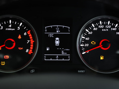 风行T5 2023款 盛世款  1.6L 手动筑梦版 五座