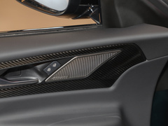 捷豹XEL 2024款 2.0T 250PS R-DYNAMIC S耀黑运动版