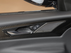 捷豹XEL 2024款 2.0T 250PS R-DYNAMIC S耀黑运动版