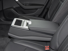 奥迪A6L 2024款 45 TFSI 臻选致雅型