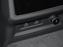 奥迪A6L 2024款 45 TFSI 臻选致雅型
