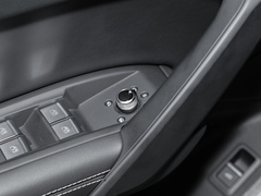 奥迪Q5L 2024款 40 TFSI 豪华致雅型