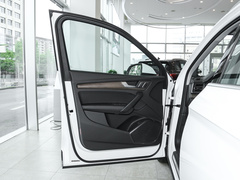 奥迪Q5L 2024款 40 TFSI 豪华致雅型