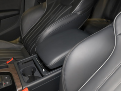 奥迪Q5L 2024款 45 TFSI 臻选动感型