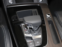 奥迪Q5L 2024款 45 TFSI 臻选动感型