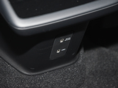 Polestar 4 2024款  单电机标准续航PLUS
