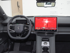Polestar 4 2024款  单电机标准续航PLUS