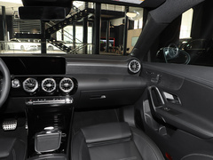 奔驰CLA 2024款 CLA 260 4MATIC 猎跑车