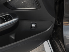 奔驰C级 2024款 改款 C 260 L 运动版