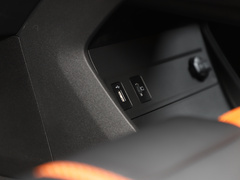 长安UNI-V 2024款 1.5T 尊贵运动型