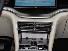 宋PLUS新能源 2024款 荣耀版 EV 520km 尊贵型