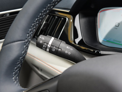 宋PLUS新能源 2024款 荣耀版 EV 520km 尊贵型