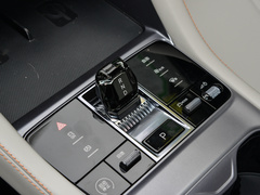 宋PLUS新能源 2024款 荣耀版 EV 520km 尊贵型