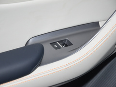 宋PLUS新能源 2024款 荣耀版 EV 520km 旗舰型