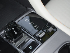 宋PLUS新能源 2024款 荣耀版 EV 520km 旗舰型