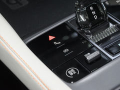 宋PLUS新能源 2024款 荣耀版 EV 520km 旗舰型