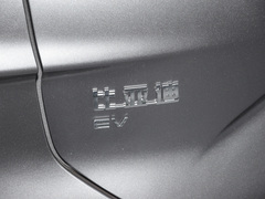 宋PLUS新能源 2024款 荣耀版 EV 520km 旗舰型