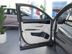 宋PLUS新能源 2024款 荣耀版 EV 520km 旗舰型