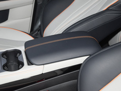 宋PLUS新能源 2024款 荣耀版 EV 520km 旗舰型