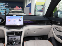 宋PLUS新能源 2024款 荣耀版 EV 520km 旗舰型