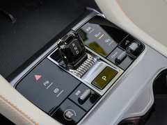 宋PLUS新能源 2024款 荣耀版 EV 605km 旗舰PLUS
