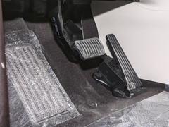 腾势D9 2024款 DM-i 980 四驱尊贵型