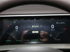 腾势D9 2024款 EV 600 四驱尊贵型