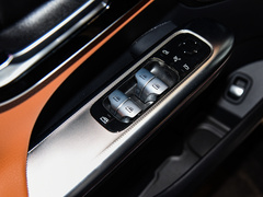 奔驰GLC 2024款 GLC 300 L 4MATIC 动感型 5座