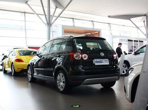 大众(进口) Cross Golf 1.4 TSI 车辆左后45度视角