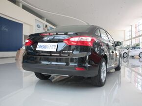 长安福特  三厢 1.6L 手动 车辆右侧尾部视角