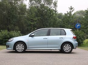一汽-大众  1.4TSI DSG 车辆左正侧视角