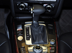 一汽奥迪  35TFSI 挂档把手特写