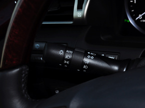 雷克萨斯  570 方向盘左侧控制杆