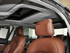 奥迪(进口) 2.0T 驾驶席座椅头枕特写