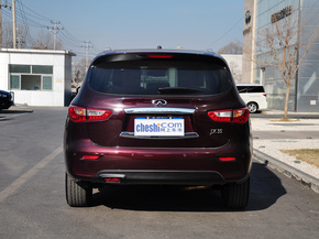 英菲尼迪  3.5L CVT 车辆正后方尾部视角