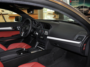 奔驰(进口)  E200 1.8T 中控台右侧