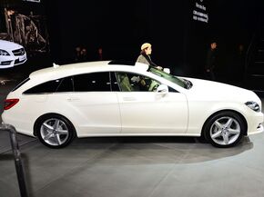 奔驰(进口)  CLS350 3.5L 车辆正右侧