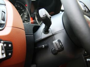 华晨宝马  sDrive18i 2.0L 方向盘调节