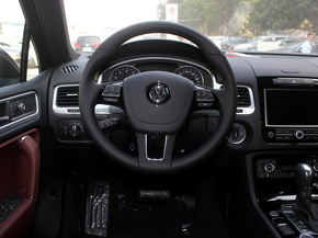 大众(进口) V6 3.0TSI 自动 方向盘整体
