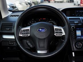 斯巴鲁  2.0T CVT 方向盘整体