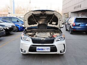 斯巴鲁  2.0T CVT 车辆发动机舱整体