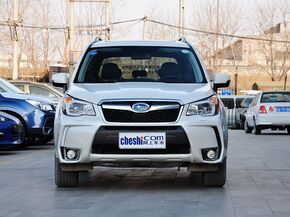 斯巴鲁  2.0T CVT 车头正面视角